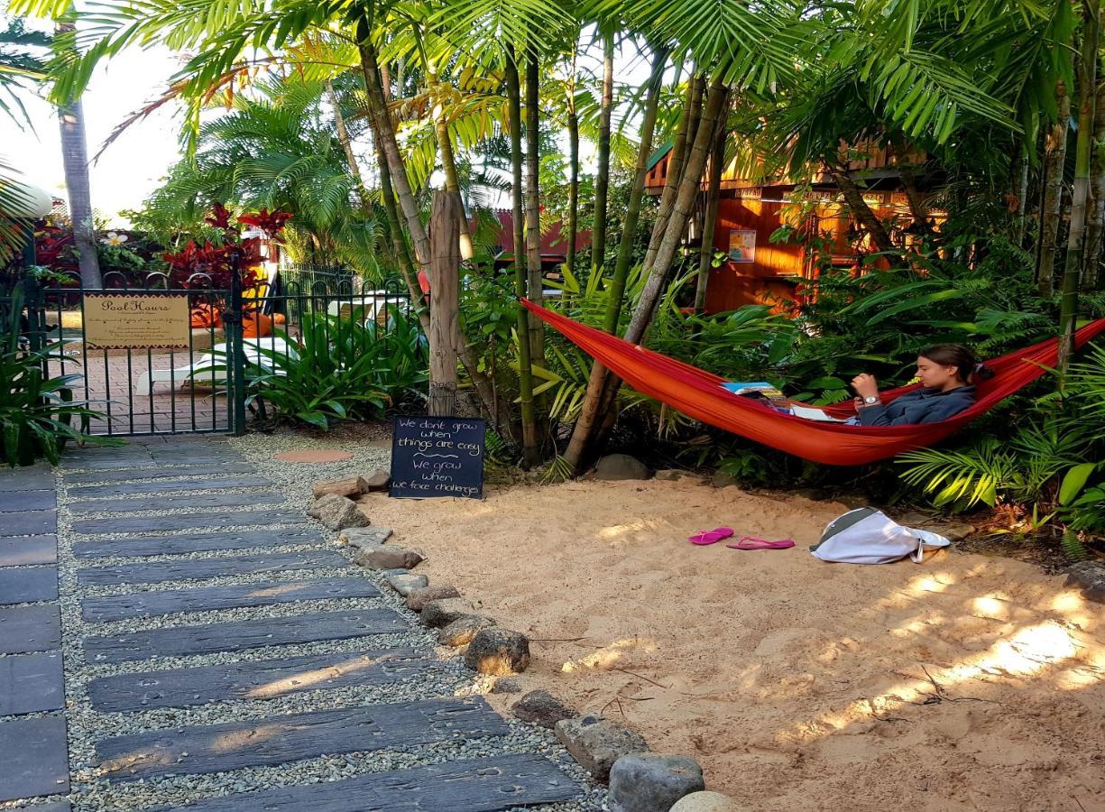 Tropic Days Boutique Hostel Cairns Exterior foto
